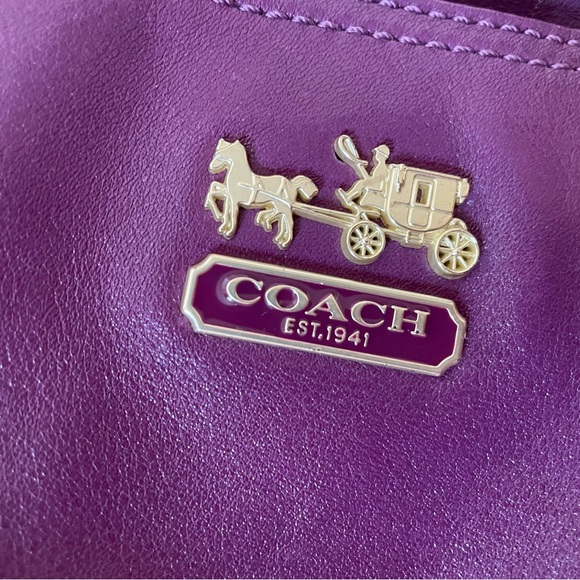 Classic coach shoulder bag - Picture 7 of 11